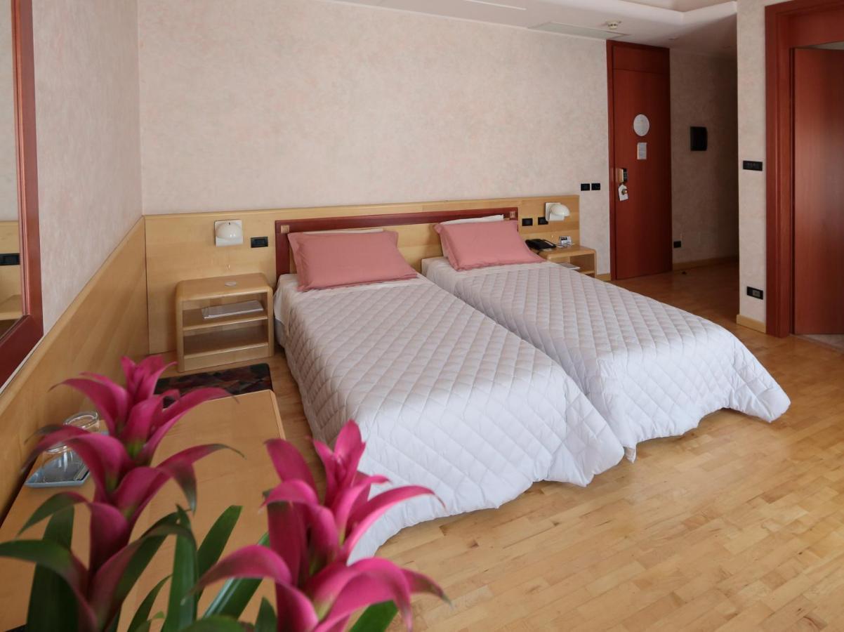 Hotel Conta Taste The Experience П'єве-ді-Соліго Екстер'єр фото