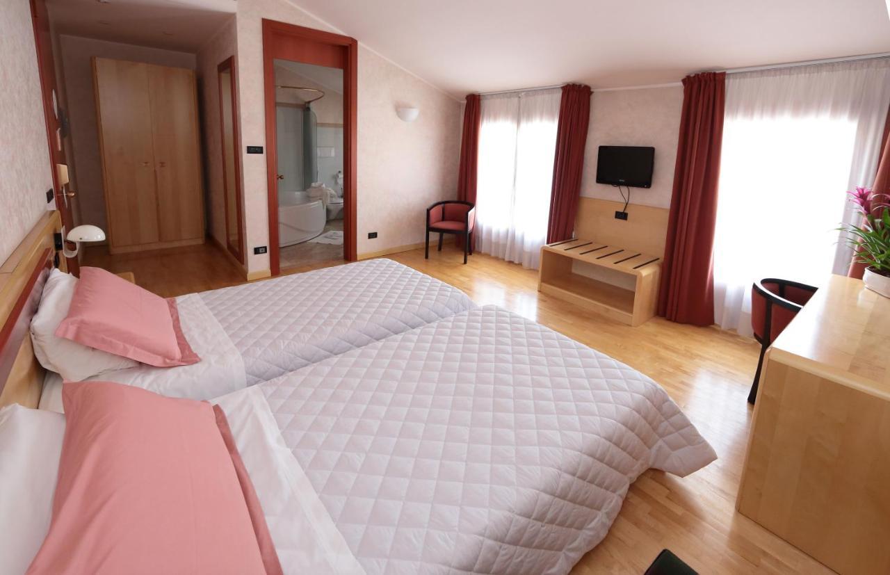 Hotel Conta Taste The Experience П'єве-ді-Соліго Екстер'єр фото